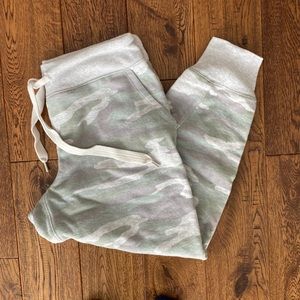 Aerie Camo Joggers